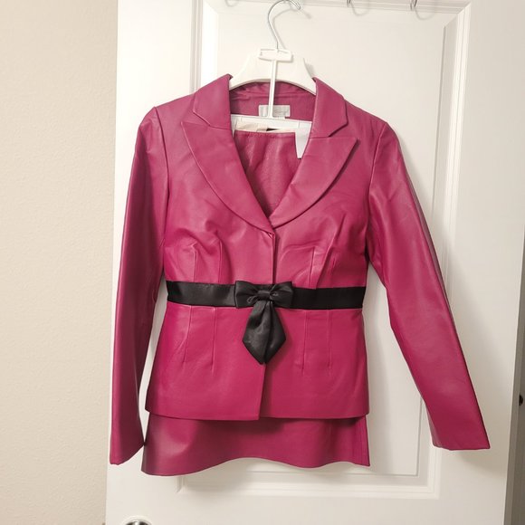 Spiegel 2 pc suit Fuchsia ( Like New ) ( 4 ) Genuine Leather REDUCED!!!! - Picture 2 of 12